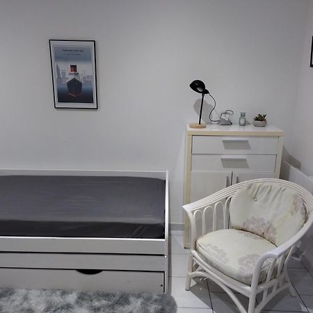 Studio Charmant Canape Lit Netflix Prime Video Wifi Dazn لو هافر المظهر الخارجي الصورة
